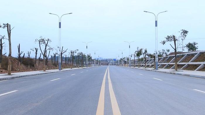 巴恩大道（盘兴）至高眉小学、安置还房聚居点道路建设项目